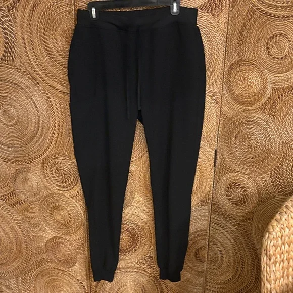 Mandala Scrub Jogger Pants Black - Picture 1 of 9